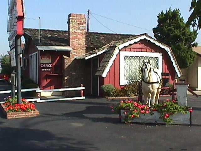 Farm House Motel Riverside